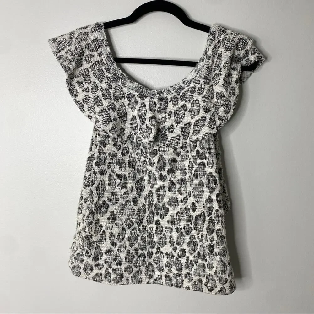 Anthropologie Dolan Savannah Ruffled Blouse Gray White Snow Leopard Print XS - Picture 3 of 9